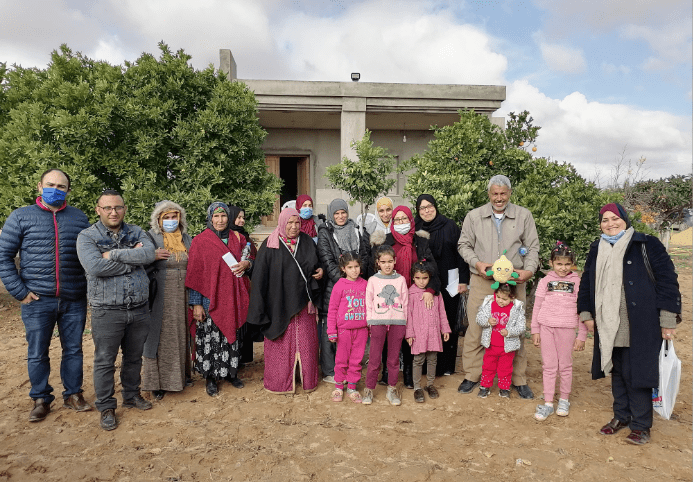 تحسين مردودية وجودة غراسات الأشجار المثمرة واعتماد تقنيّات الريّ الموفّرة للمياه وتقنيّات الطاقات المتجدّدة لضخ المياه والريّ وتحلية المياه