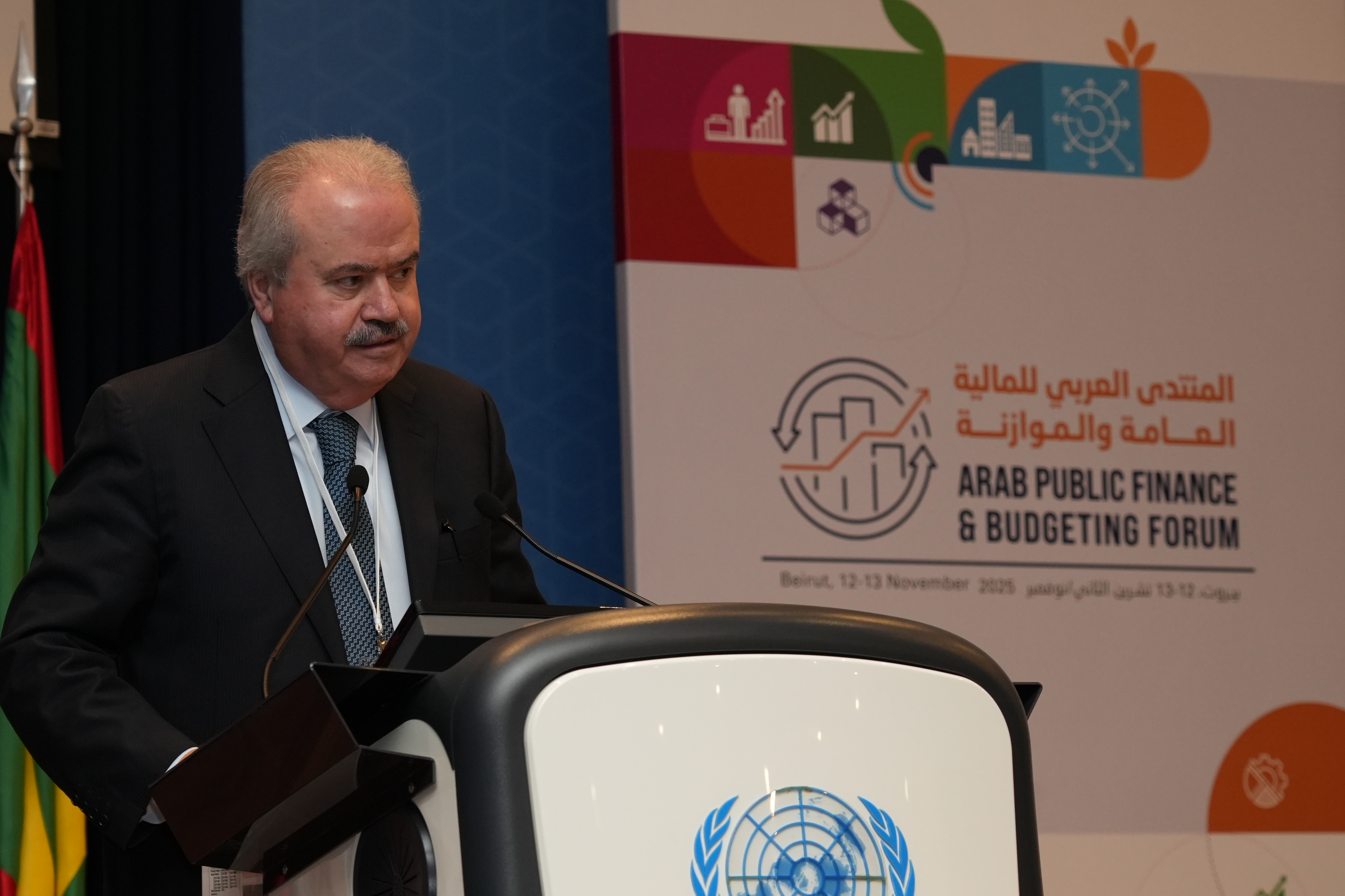 lebanese minister on the podium