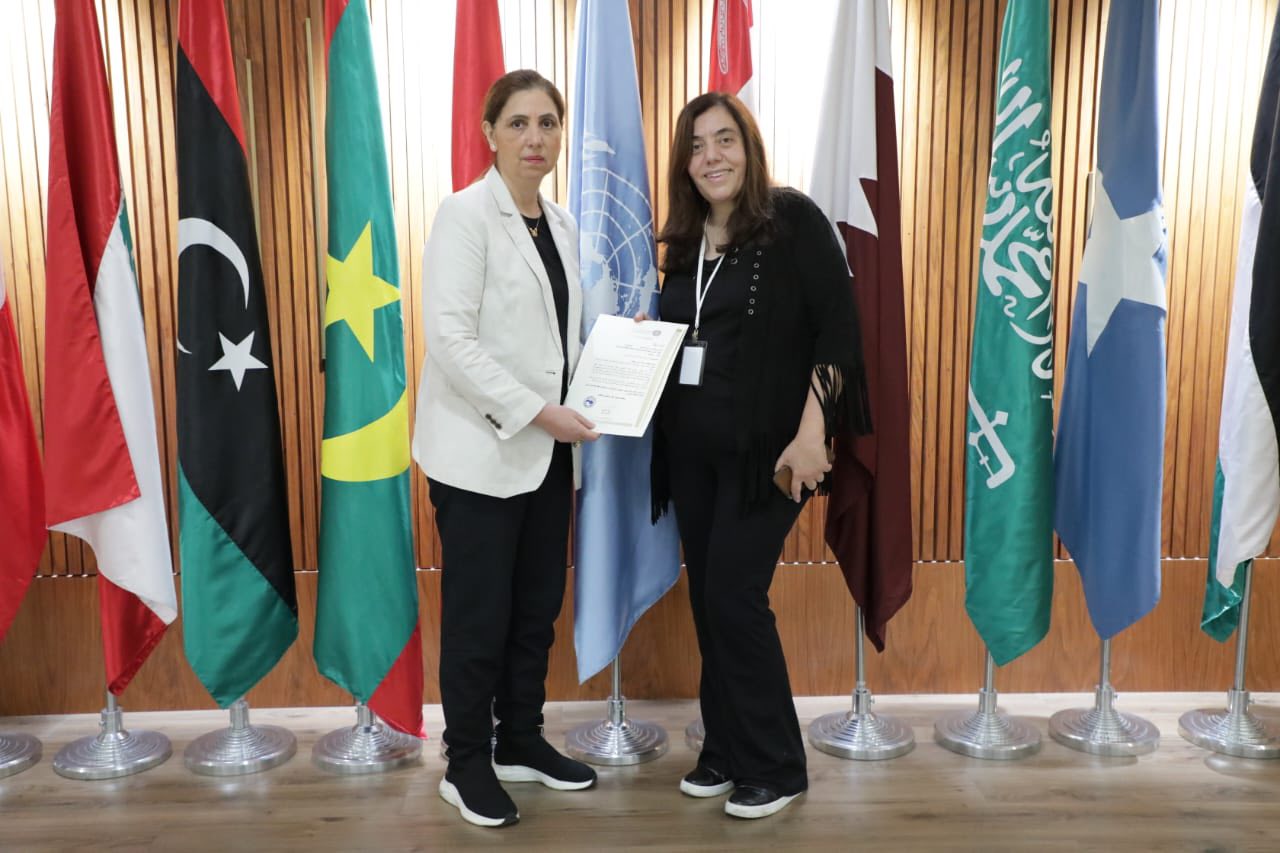 ESCWA Executive Secretary  receives Distinguished Arab Woman Award