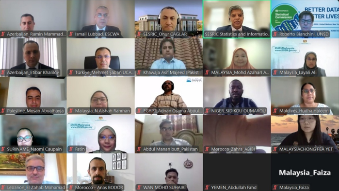Screenshot of the webinar showcasing 25 participants behind their screens