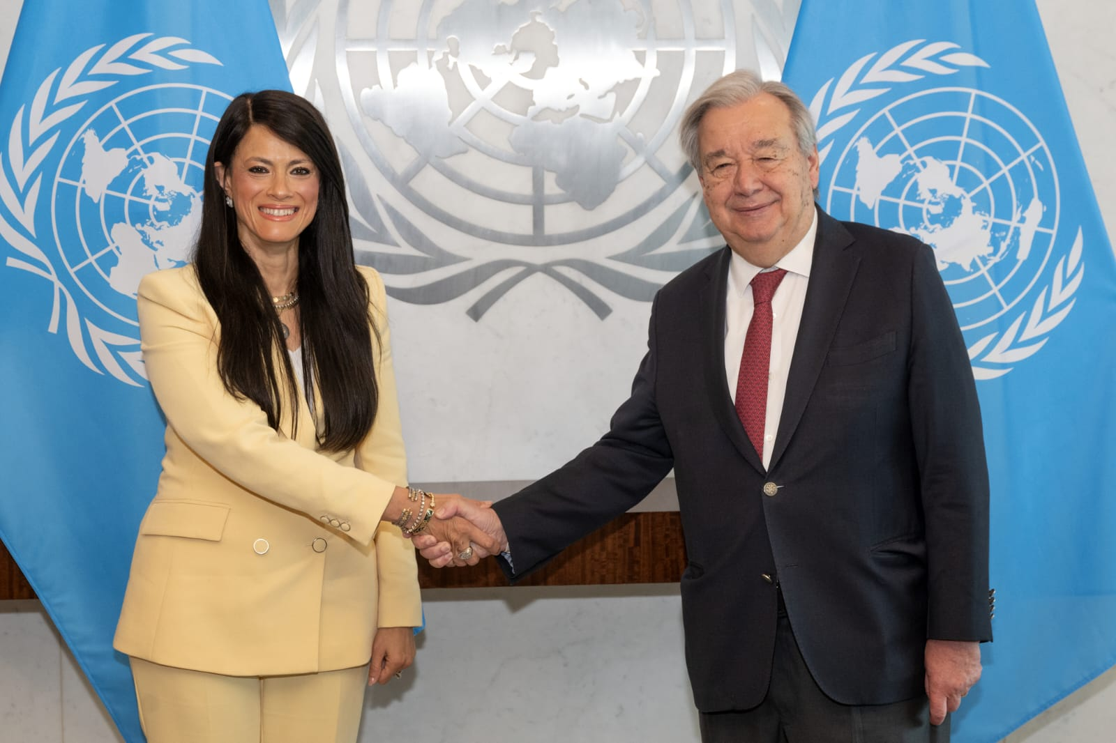ES shaking hands with UNSG after oath ceremony